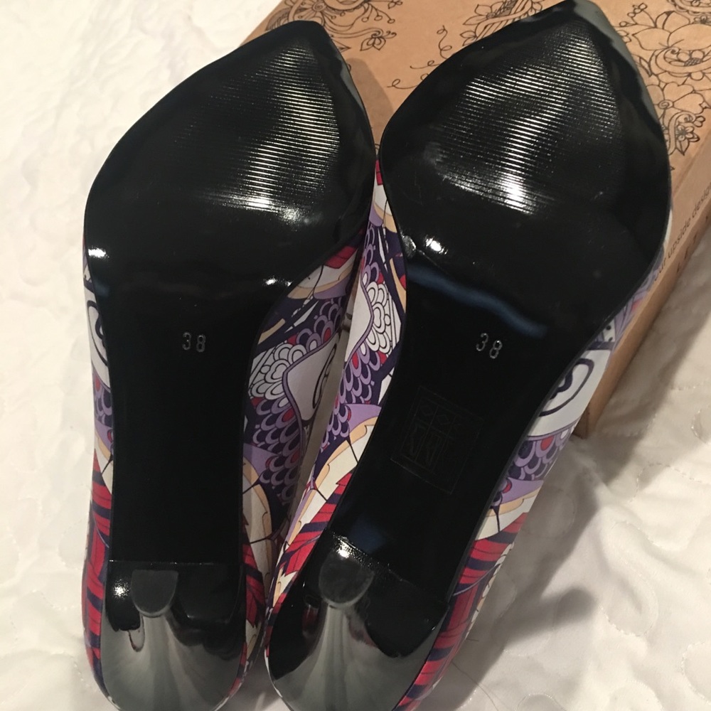 Pumps - Picture 5 of 5